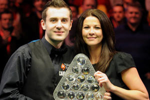 也暗示了他 也暗示了他