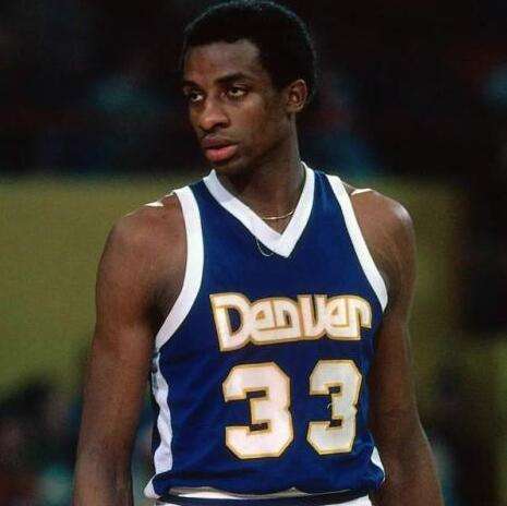 换个队只为 换个队只为