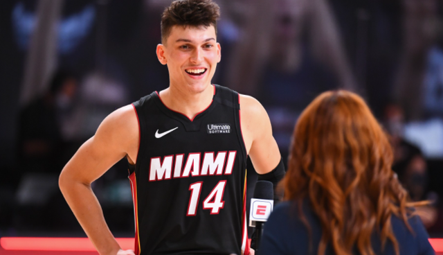 强调妆造细 强调妆造细